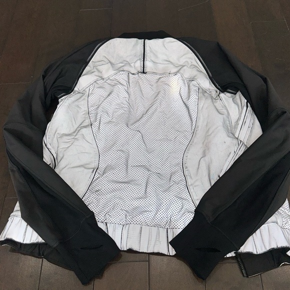 Lululemon Bright Bomber Jacket - Reflective - Silver / Black - Size 4 - Picture 16 of 16